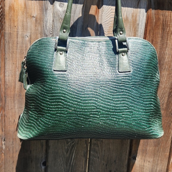 Italian Green Leather Purse with Snake Print Design - Picture 4 of 14